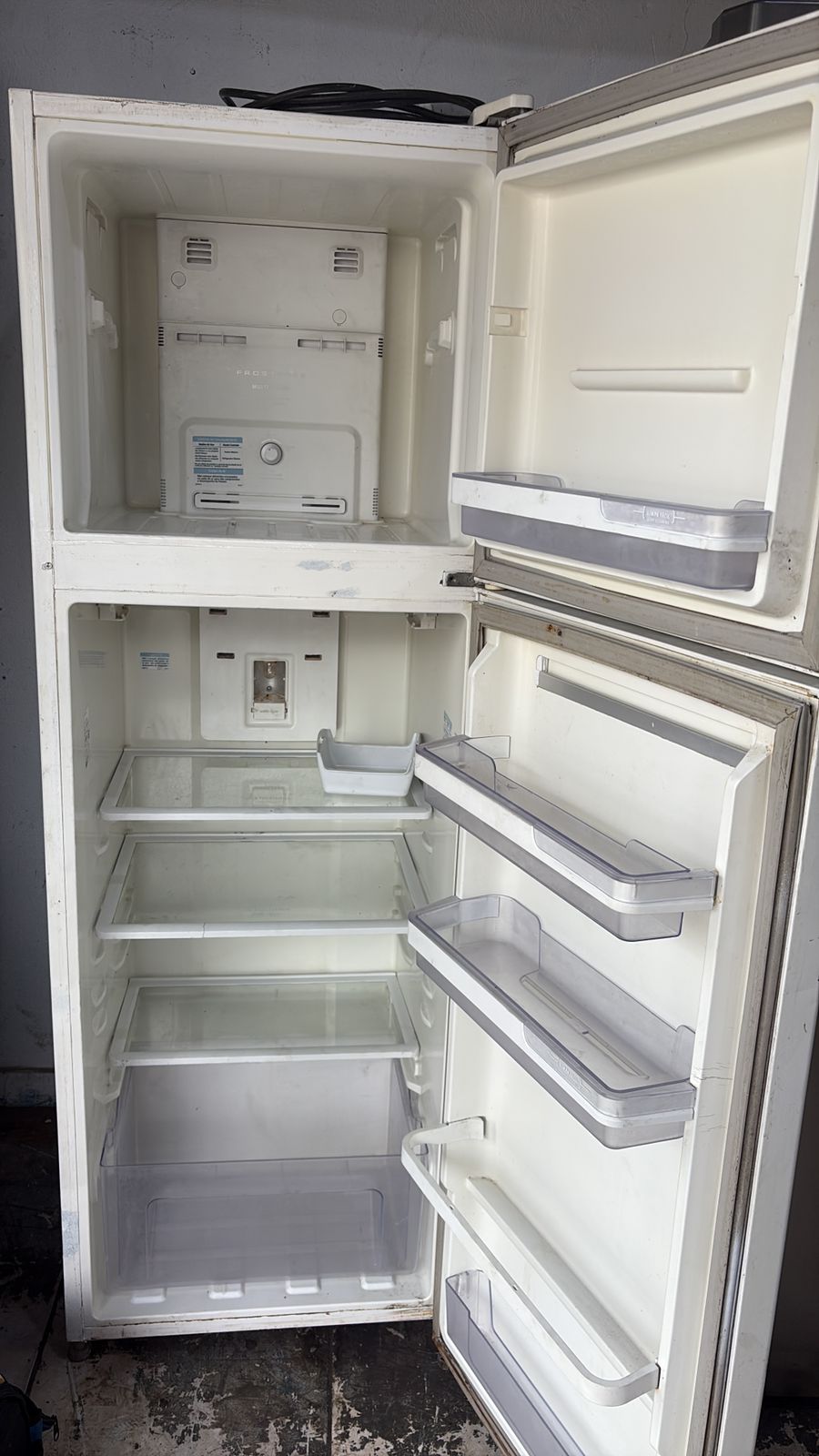 Geladeira Electrolux – 127v – Usada
