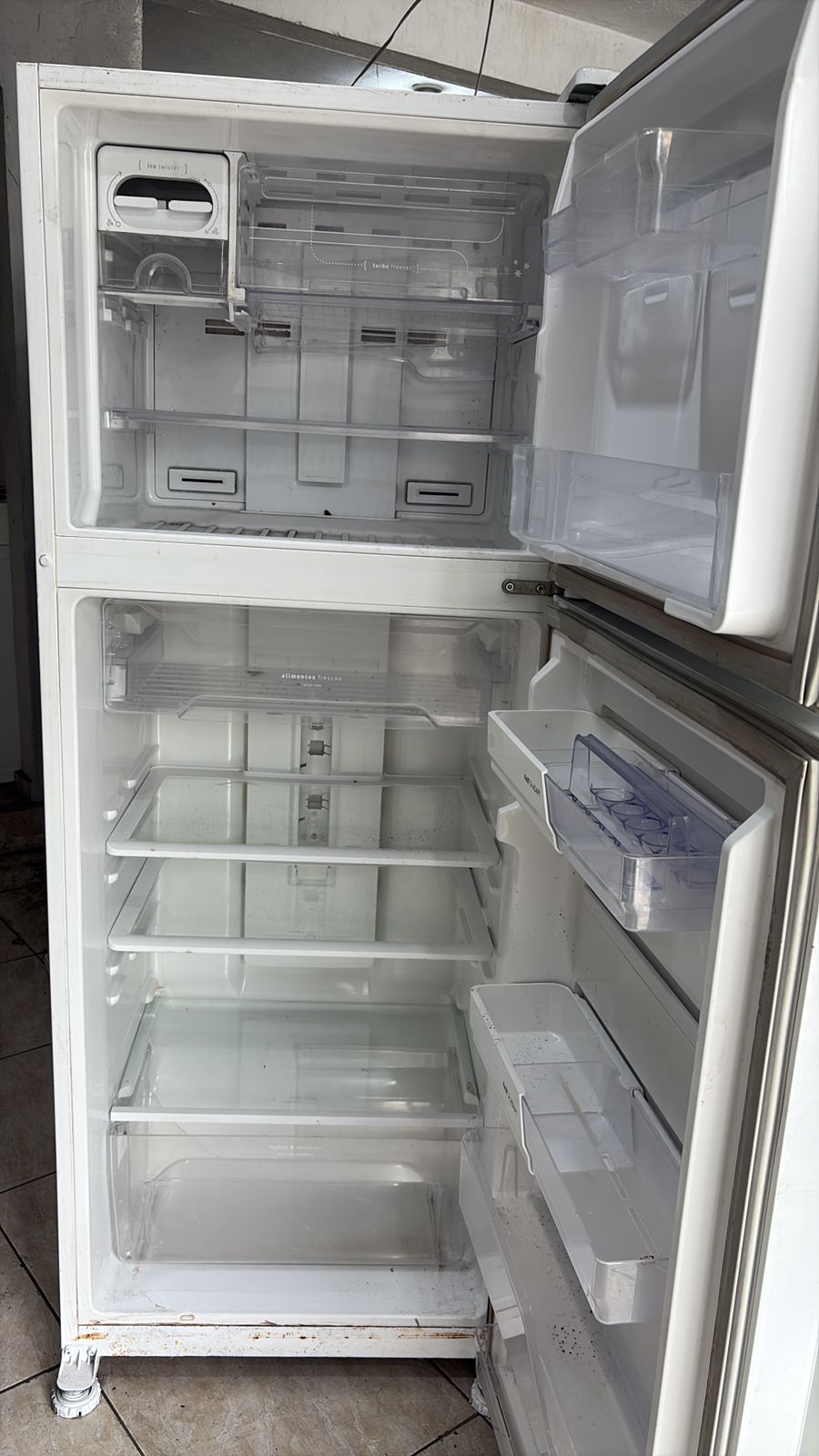 Geladeira Electrolux – 127v – Usada