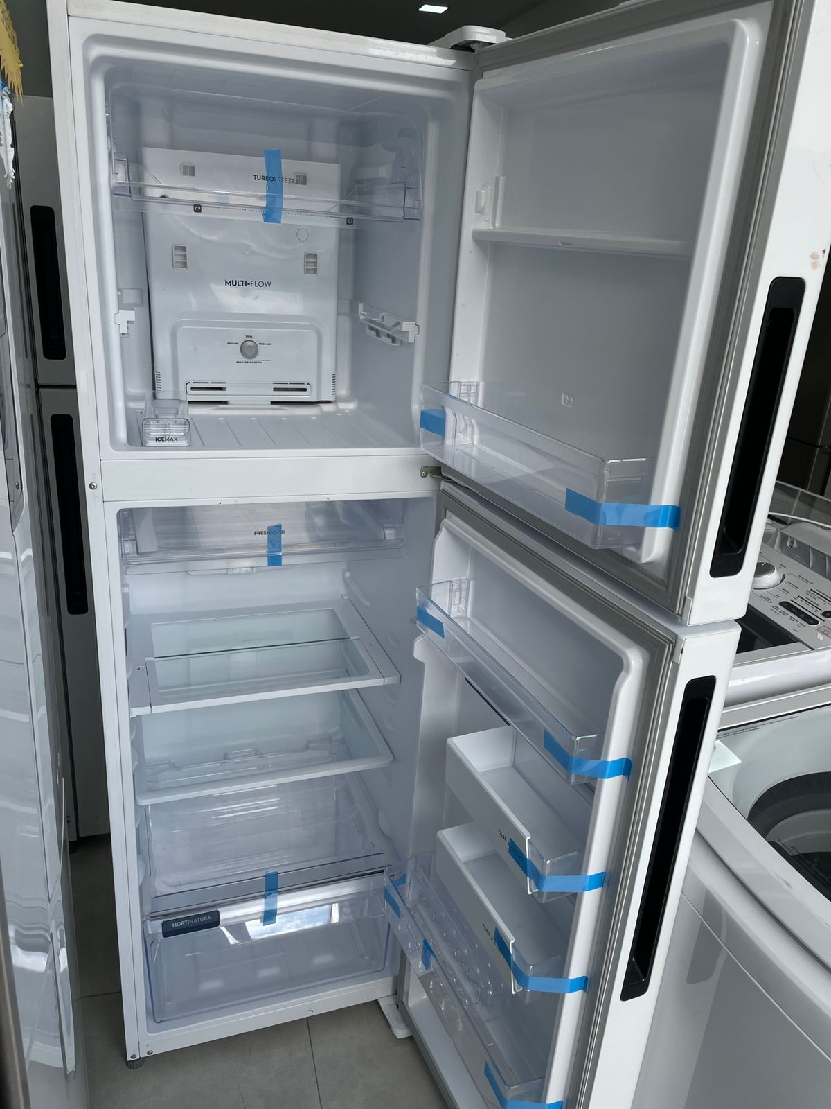 Geladeira Electrolux – 220v – Semi Nova