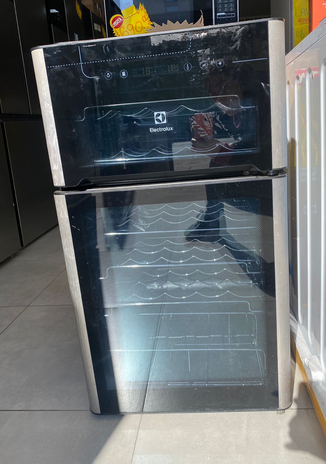 Adega de Vinho Electrolux