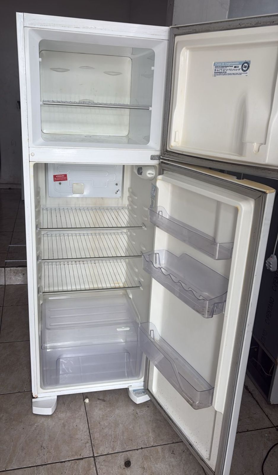 Geladeira Electrolux – Gelo Seco