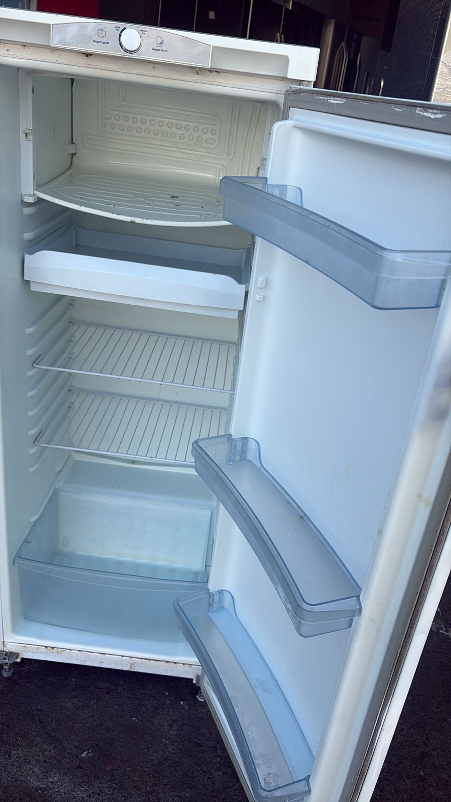 Geladeira Continental – gelo Seco