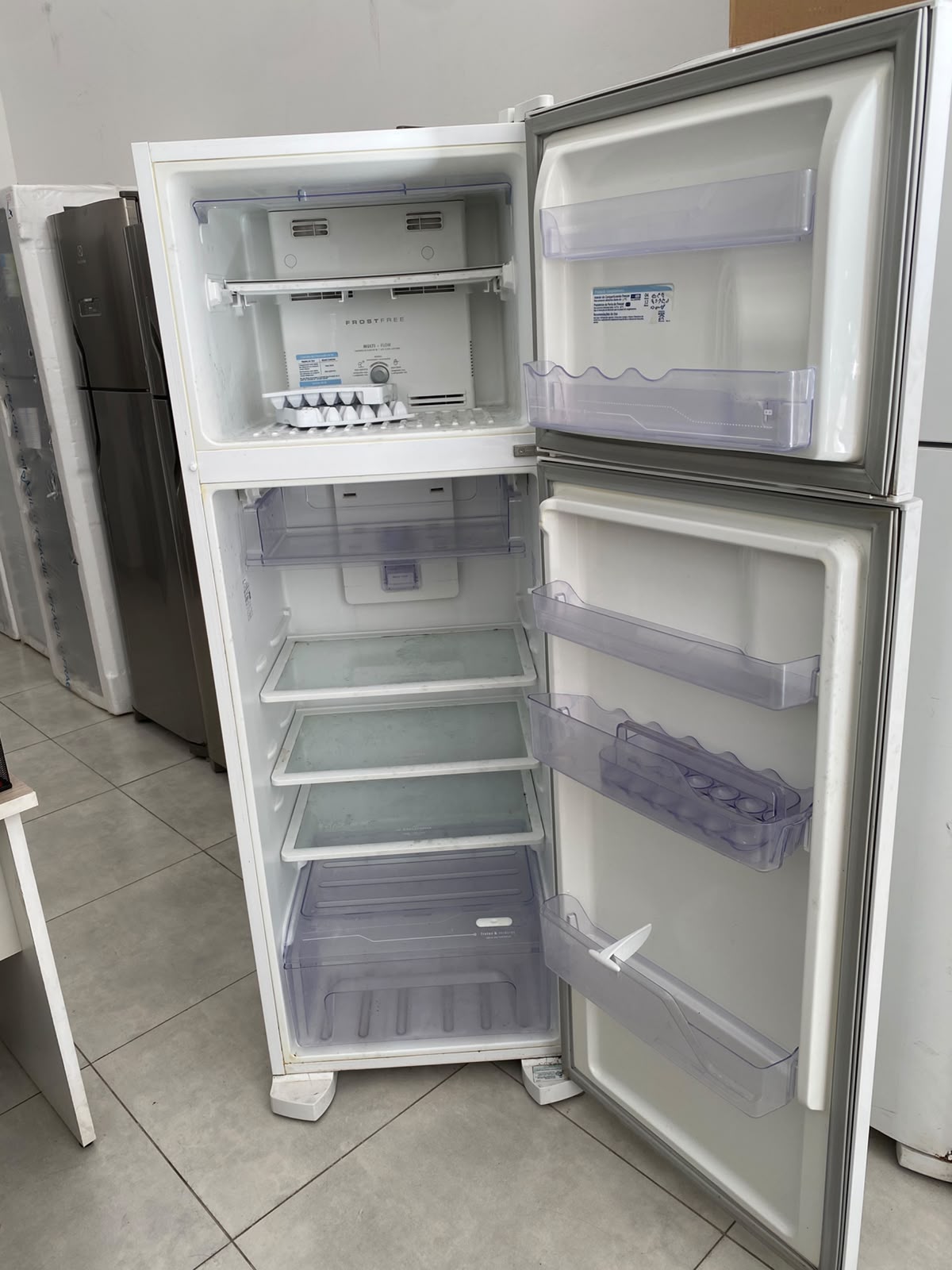 Geladeira Electrolux – DFN39 310 LITROS