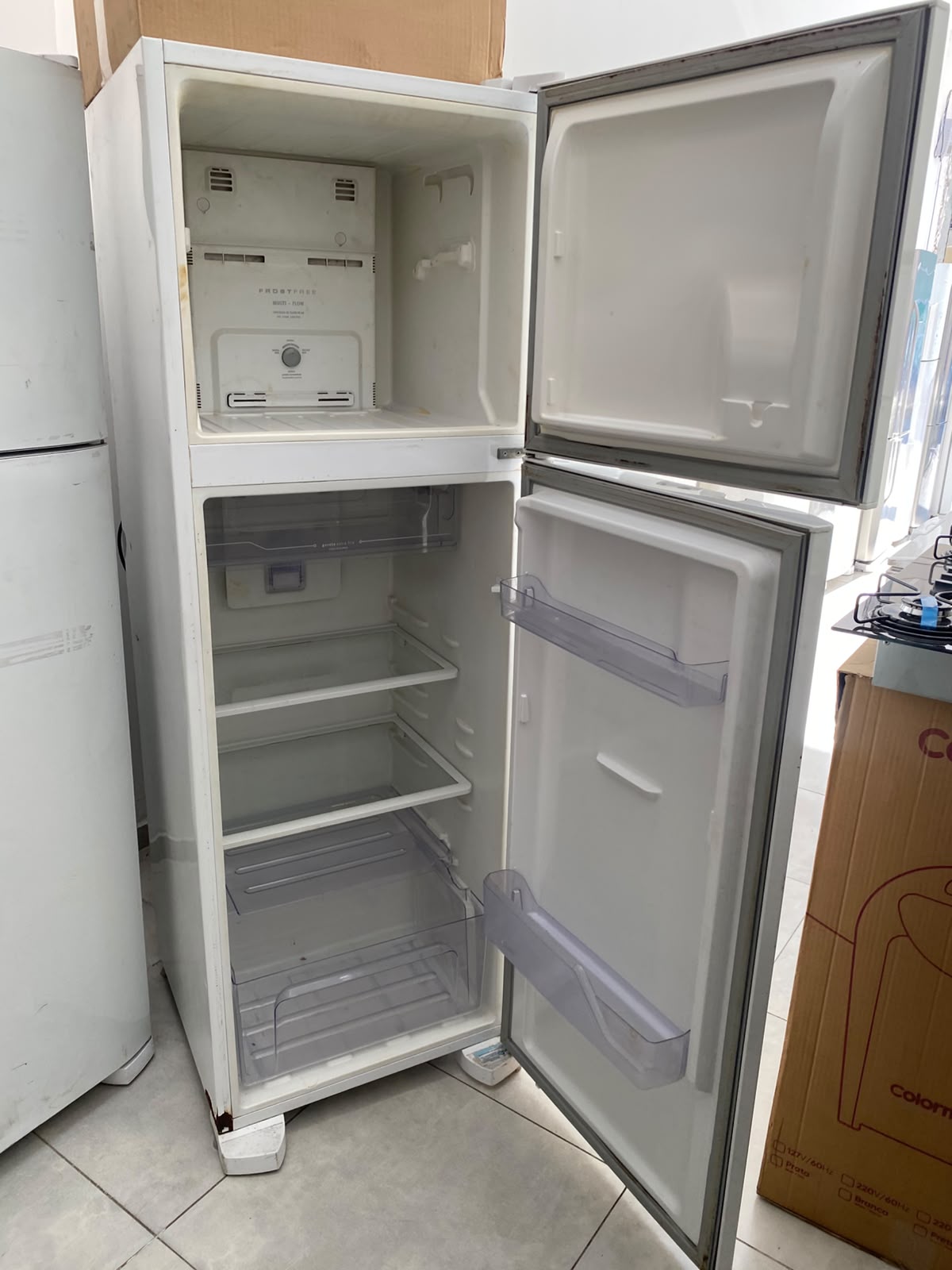 Geladeira Electrolux – DFN41 371 LITROS