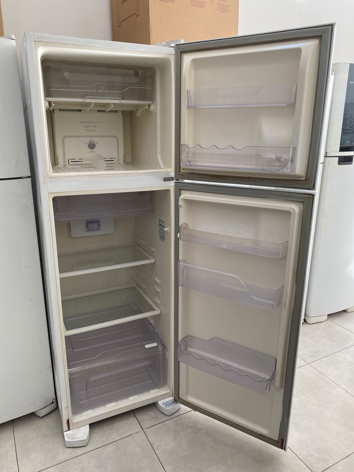 Geladeira Electrolux – DFN41 371 LITROS
