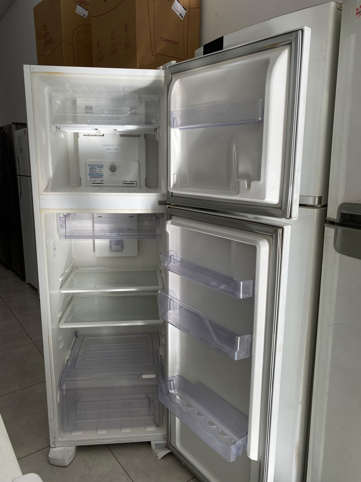 Geladeira Electrolux – DFN41 371 LITROS