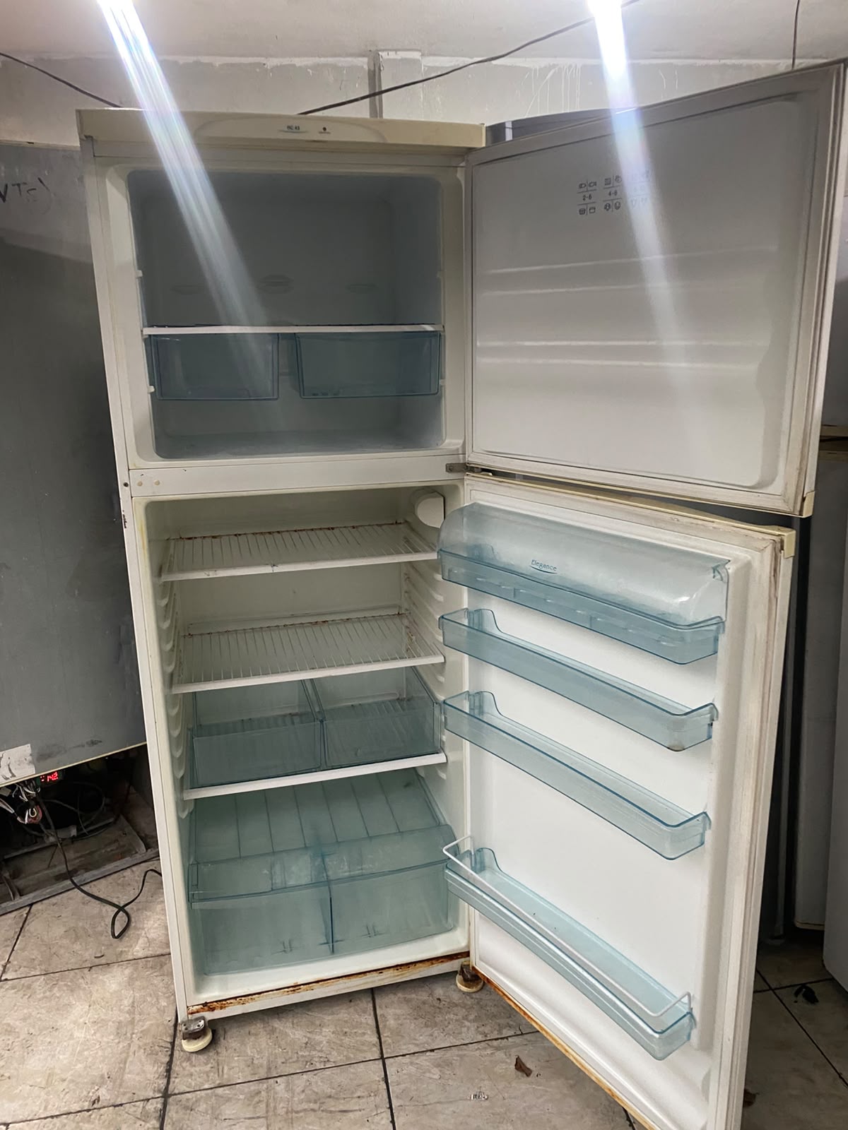 Geladeira Continental – Gelo Seco