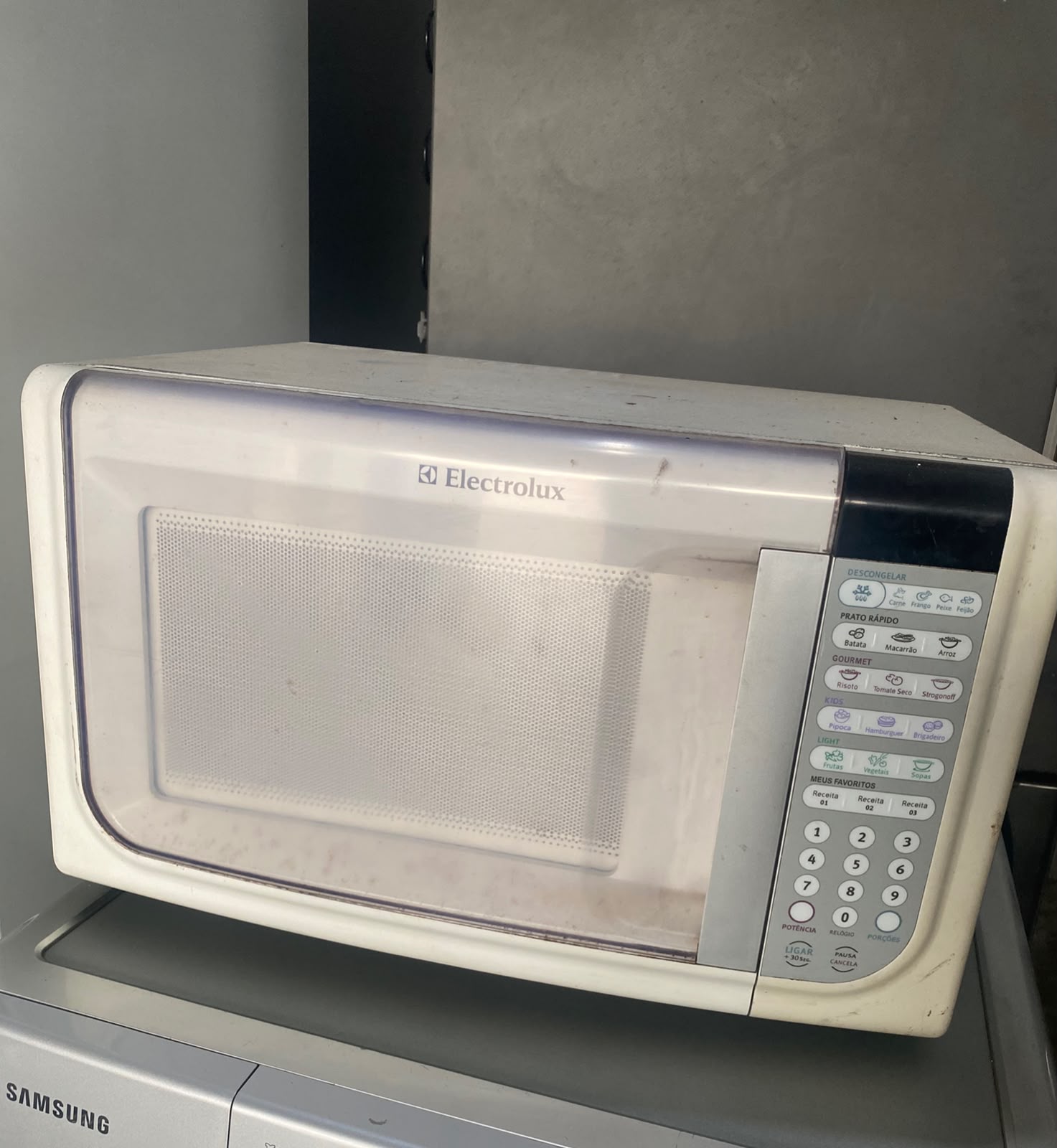 Microondas Electrolux – USADO